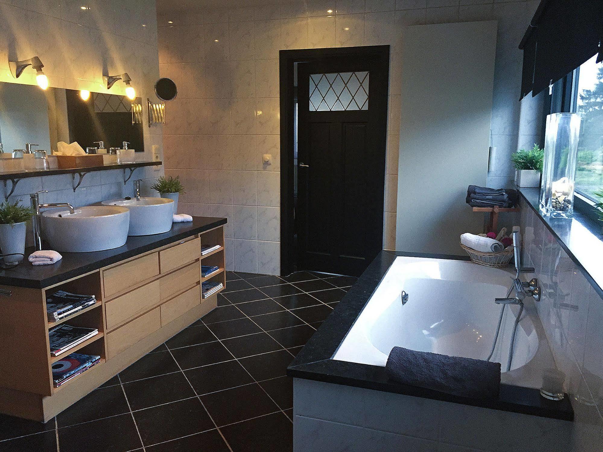 B&B Montenakerhof Riemst Ngoại thất bức ảnh